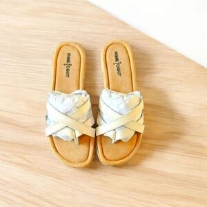 MINNE TONKA Women's Wide Width White Sunny Leather Flip Flop Thong/Sandals 9W